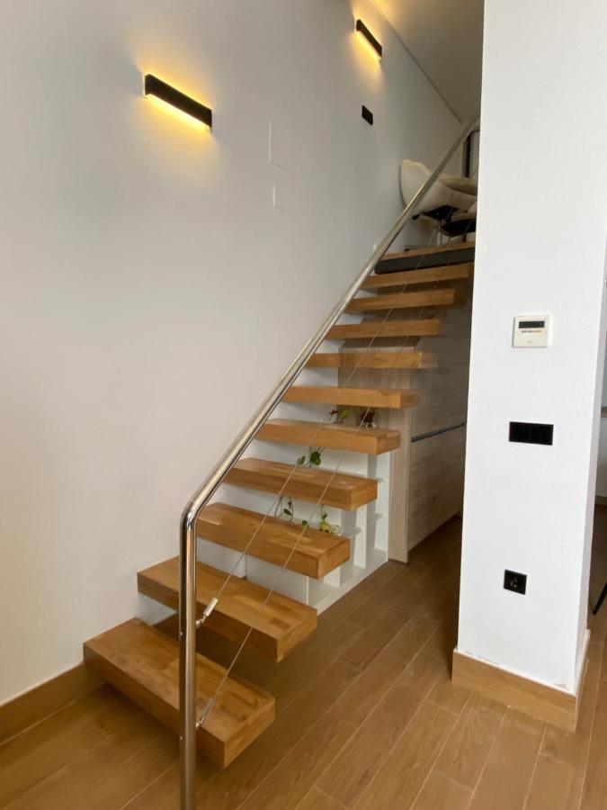 Loft Laura Nervion Apartman Sevilla Kültér fotó